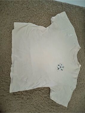 O’Neill Light Cream T-Shirt with Small Flower Graphic